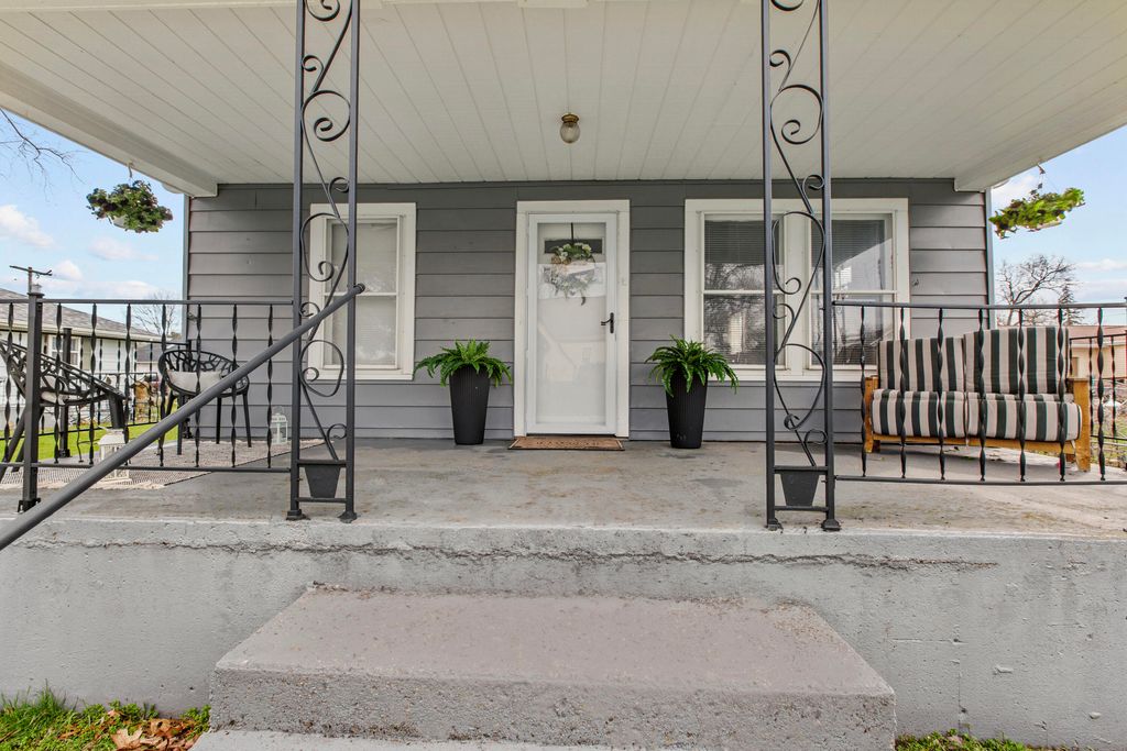 Photo of 305 Garden Street, North Judson, IN 46366 (MLS # 836531)