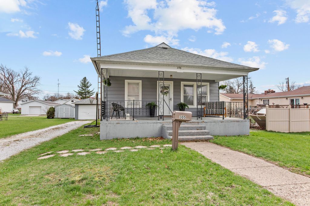 Photo of 305 Garden Street, North Judson, IN 46366 (MLS # 836531)