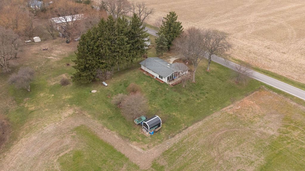 Photo of 3212 E 400 S, La Porte, IN 46350 (MLS # 835331)