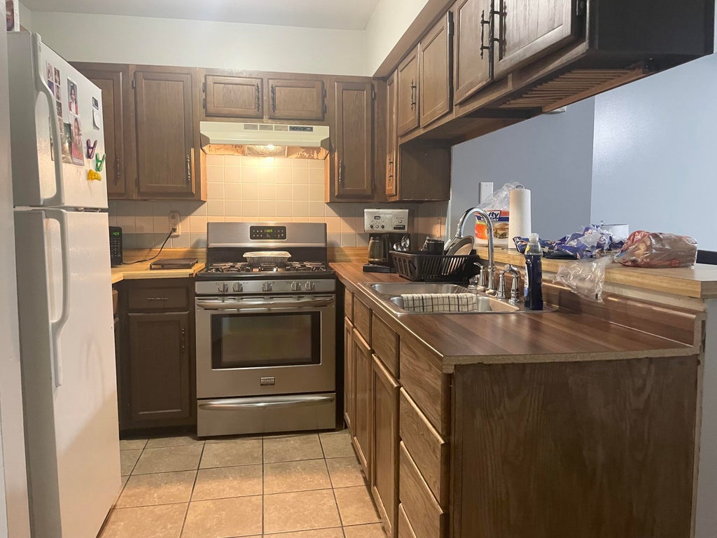 Photo of 6014 Polk Court, Merrillville, IN 46410 (MLS # 846755)