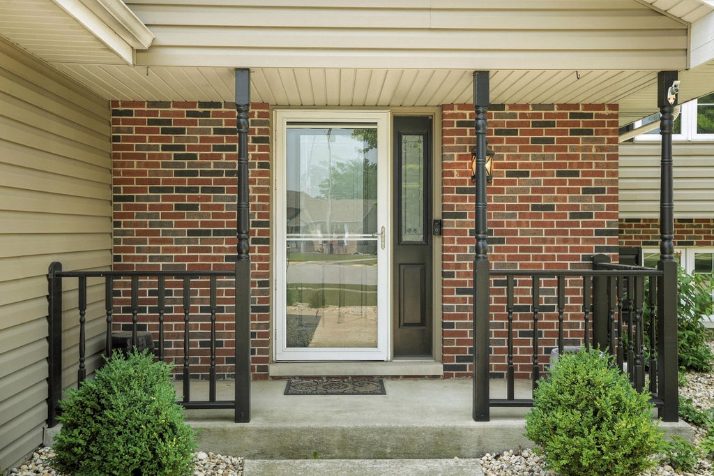 Photo of 22 Summerhill Drive, Dyer, IN 46311 (MLS # 846107)