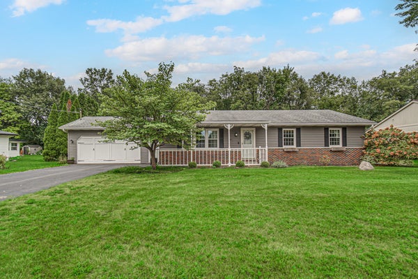 8868 LUANN DR E, DEMOTTE, IN 46310 - Image a71216a0bc348b0138d8ff24d4abc716/3402667966