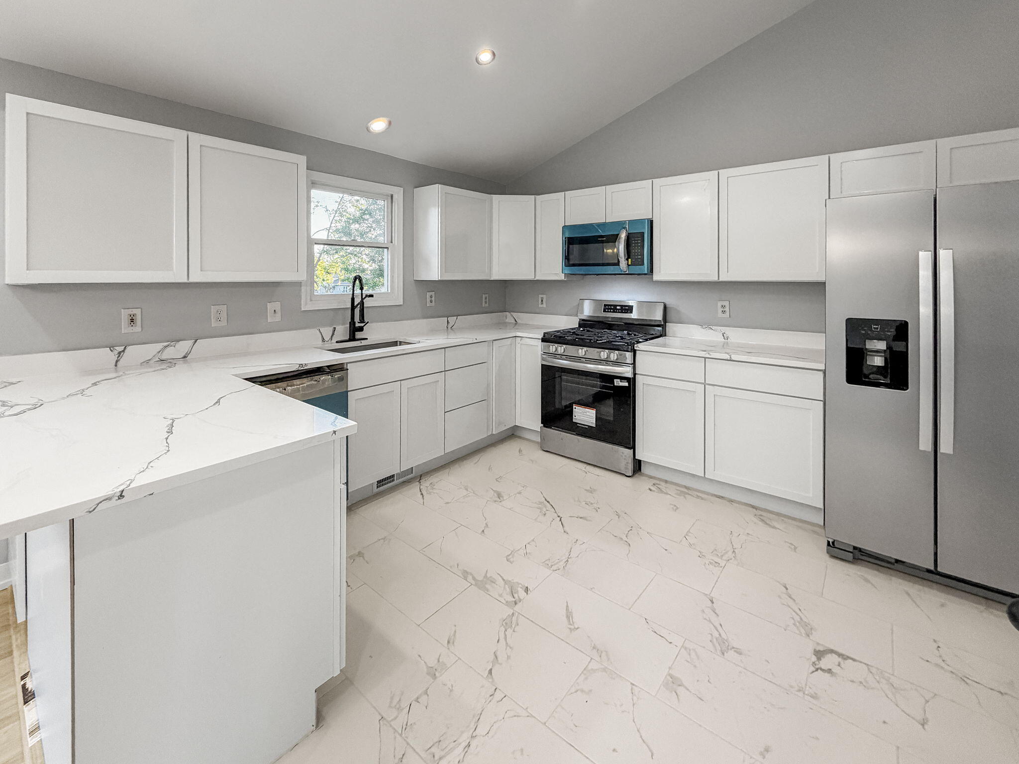 1401 W 97th Place
