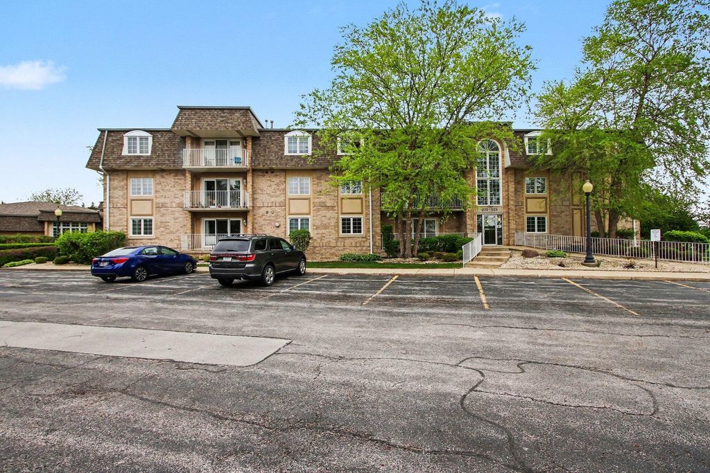 Photo of 113 Swan Drive, Dyer, IN 46311 (MLS # 837939)