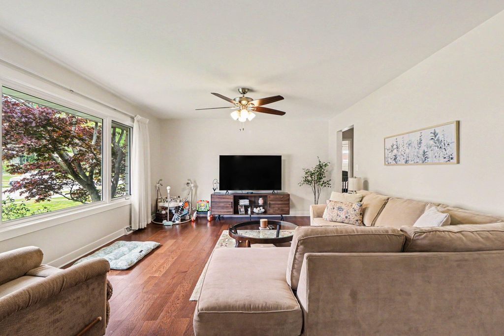 Photo of 1406 Lafayette Street, Valparaiso, IN 46383 (MLS # 838230)