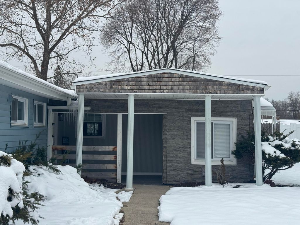 Photo of 1840 W 61st Avenue, Merrillville, IN 46410 (MLS # 831633)