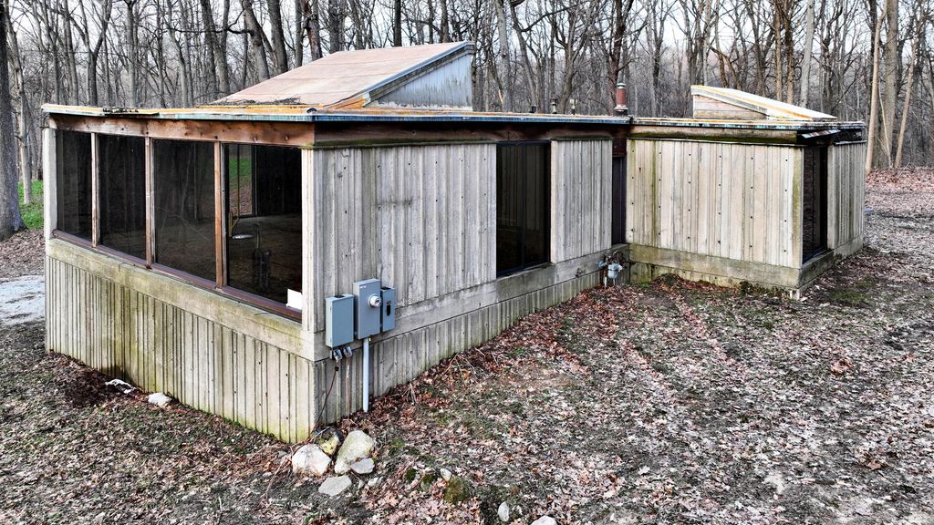 Photo of 370 E Us Highway 6, Valparaiso, IN 46383 (MLS # 835809)