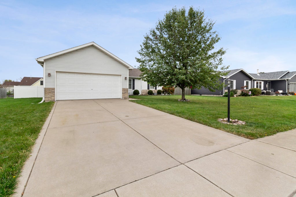 Photo of 1173 Whitney Street, Burns Harbor, IN 46304 (MLS # 847628)
