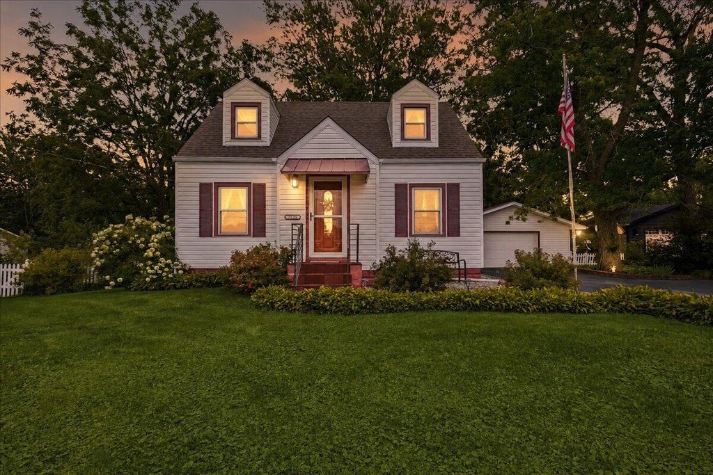 Photo of 7725 Colorado Street, Hobart, IN 46410 (MLS # 846037)
