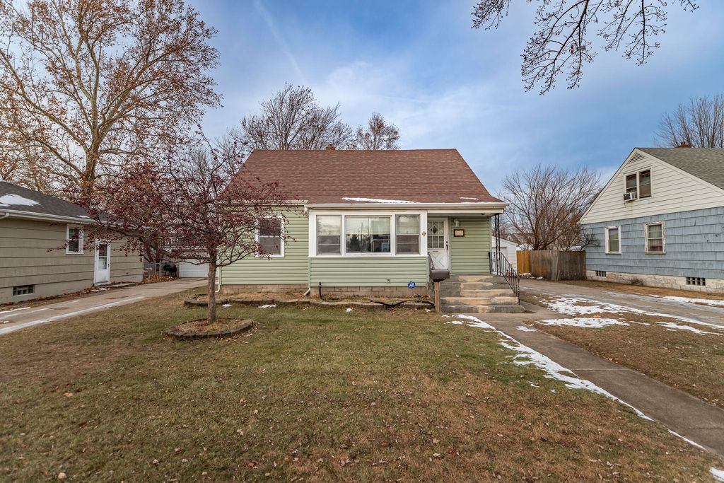 Photo of 3931 Clough Avenue, Highland, IN 46322 (MLS # 831941)