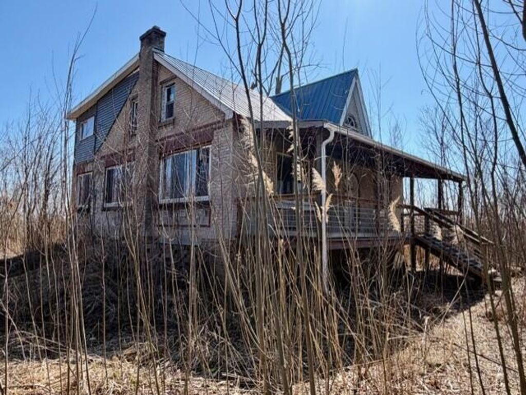 Photo of 4101 Howard Street, Hobart, IN 46342 (MLS # 835737)