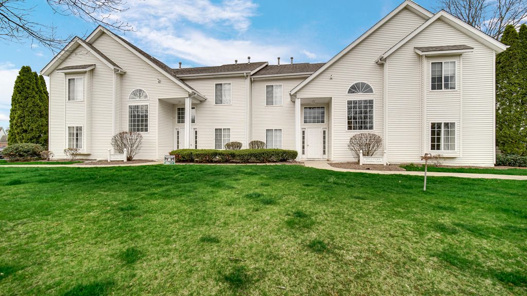 Photo of 3001 Columbine Circle #F, Valparaiso, IN 46383 (MLS # 837277)