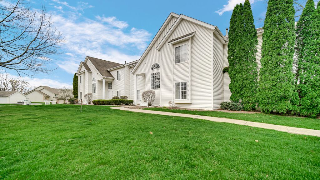 Photo of 3001 Columbine Circle #F, Valparaiso, IN 46383 (MLS # 837277)