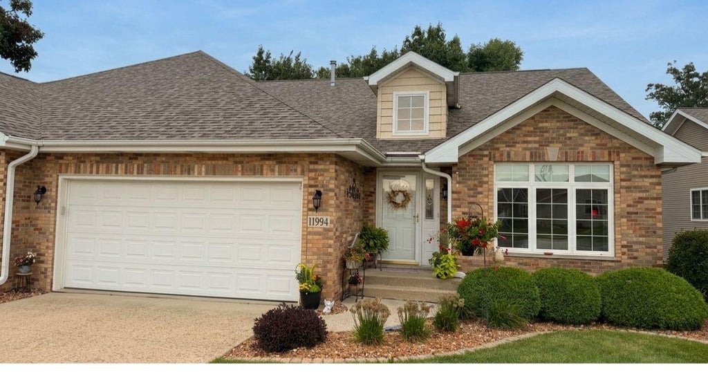 Photo of 11994 W 108th Place, Saint John, IN 46373 (MLS # 844604)