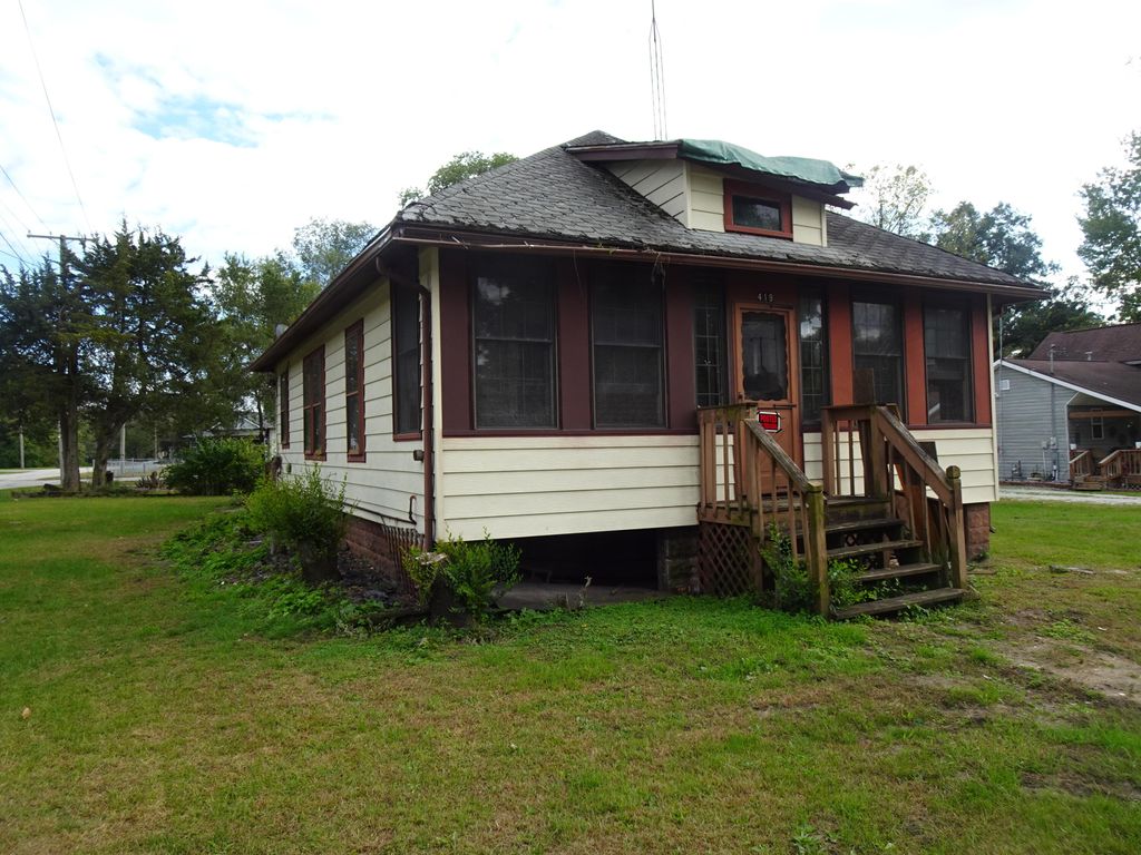 Photo of 419 Main Street, North Judson, IN 46366 (MLS # 829279)