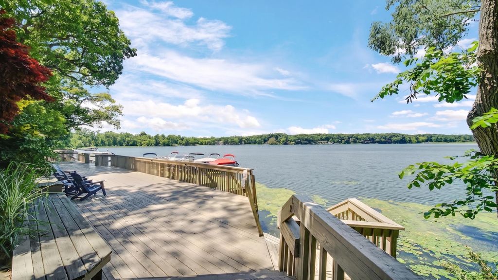 Photo of 2002 Woodmere Circle, Valparaiso, IN 46383 (MLS # 841951)