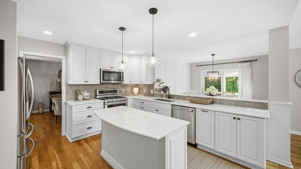 Photo of 2002 Woodmere Circle, Valparaiso, IN 46383 (MLS # 841951)
