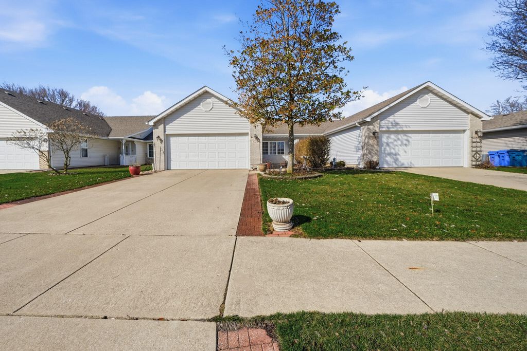 Photo of 285 N Heather Lane, Crown Point, IN 46307 (MLS # 835439)