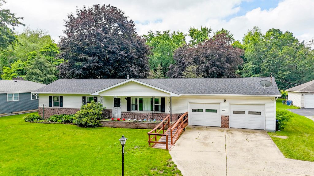Photo of 7032 W Red Apple Drive, Michigan City, IN 46360 (MLS # 841099)