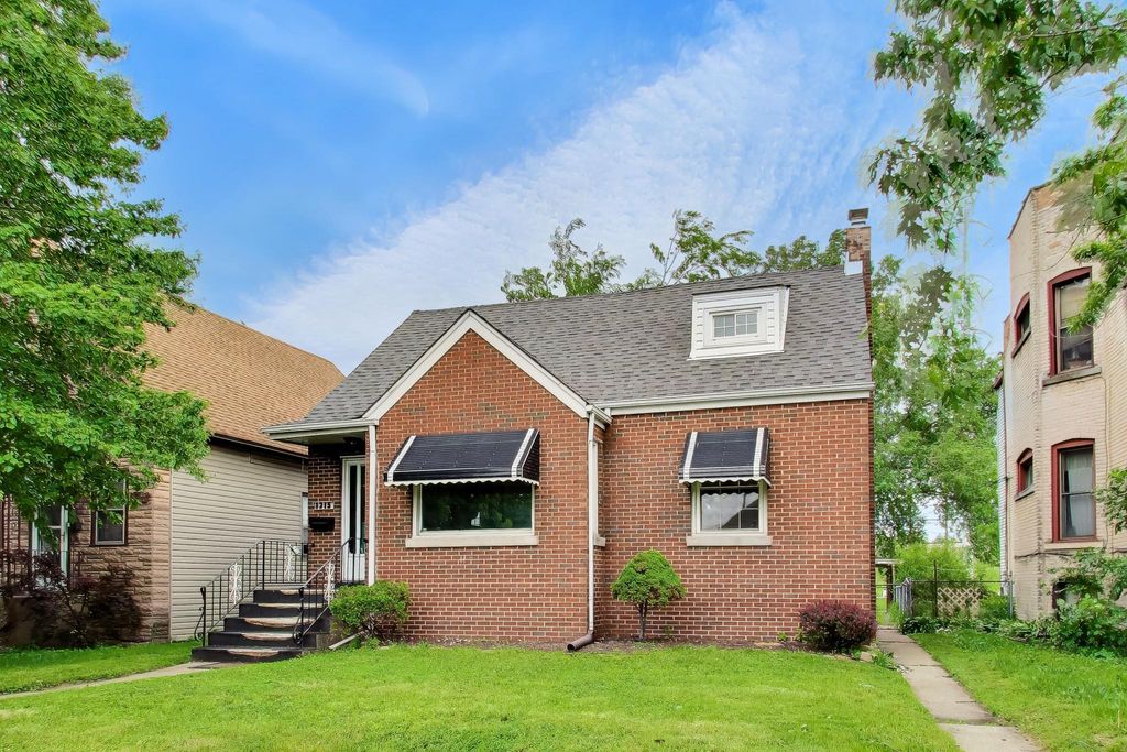 Photo of 1315 Hoffman Street, Hammond, IN 46327 (MLS # 839365)
