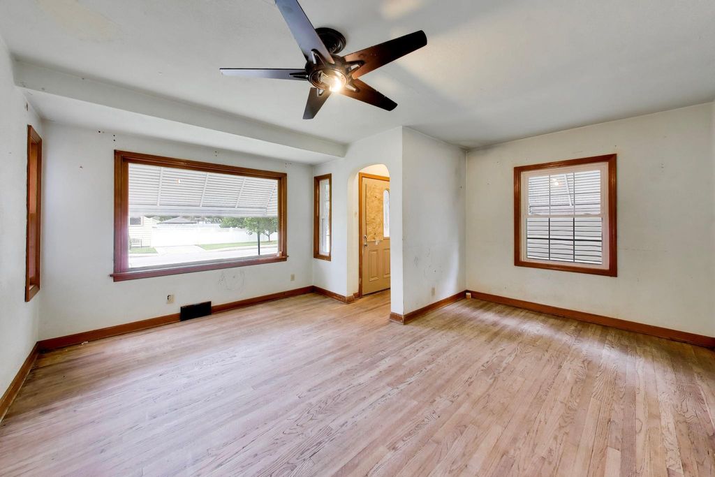 Photo of 1315 Hoffman Street, Hammond, IN 46327 (MLS # 839365)