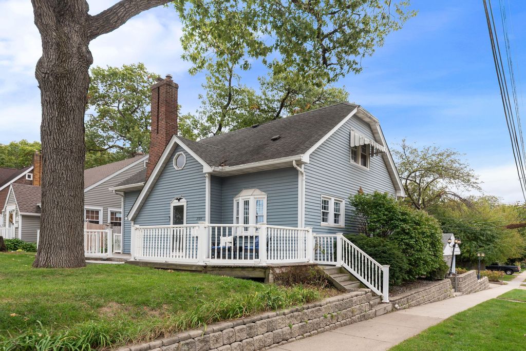 Photo of 2704 Wicker Avenue, Highland, IN 46322 (MLS # 830008)