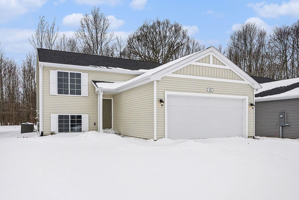 Photo of 125 Mayfield Drive, Michigan City, IN 46360 (MLS # 833409)