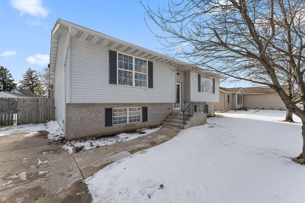 Photo of 2461 S Hansen Boulevard, Hobart, IN 46342 (MLS # 833170)