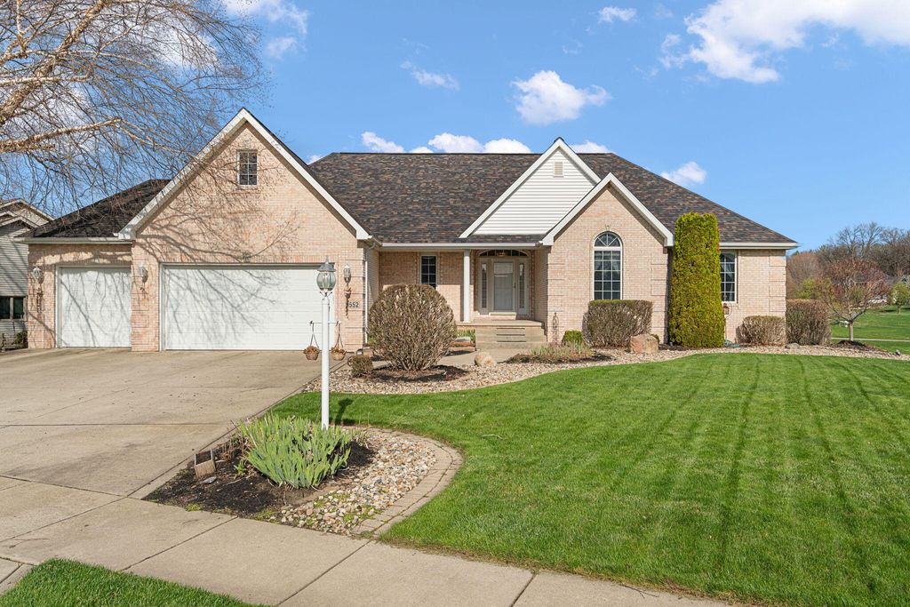 Photo of 1552 Jade Boulevard, Valparaiso, IN 46385 (MLS # 836827)