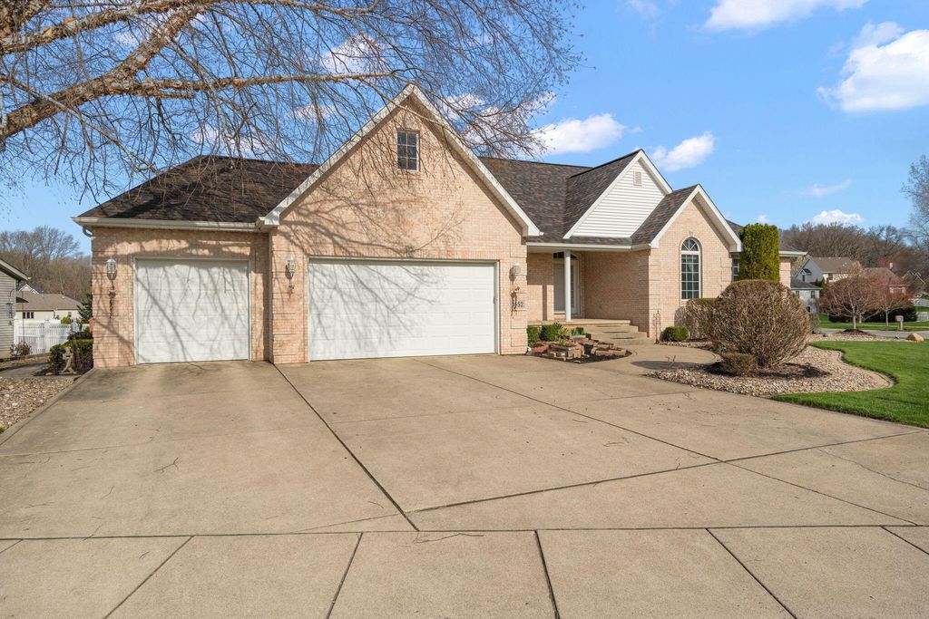 Photo of 1552 Jade Boulevard, Valparaiso, IN 46385 (MLS # 836827)