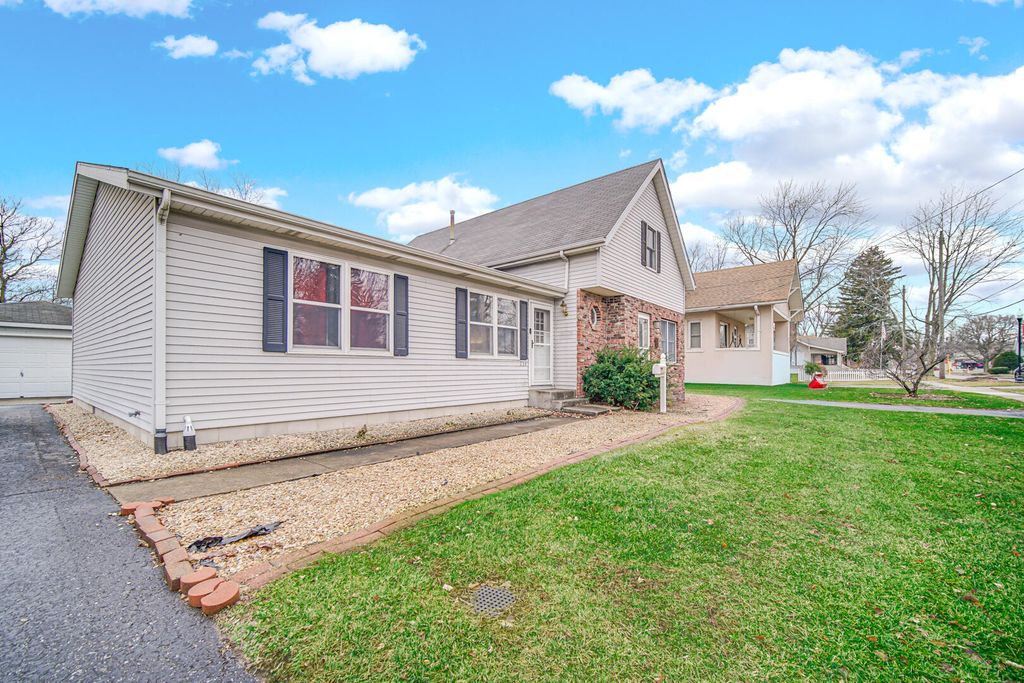 Photo of 234 Keilman Street, Dyer, IN 46311 (MLS # 832668)