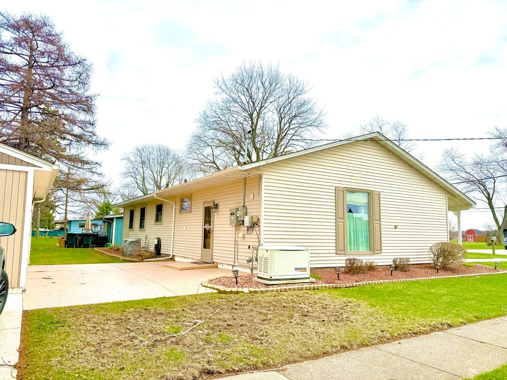 Photo of 2400 E Cleveland Avenue, Hobart, IN 46342 (MLS # 836496)