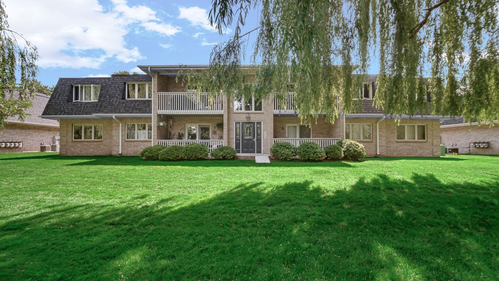 Photo of 9320 Spring Creek Drive #6, Highland, IN 46322 (MLS # 839991)