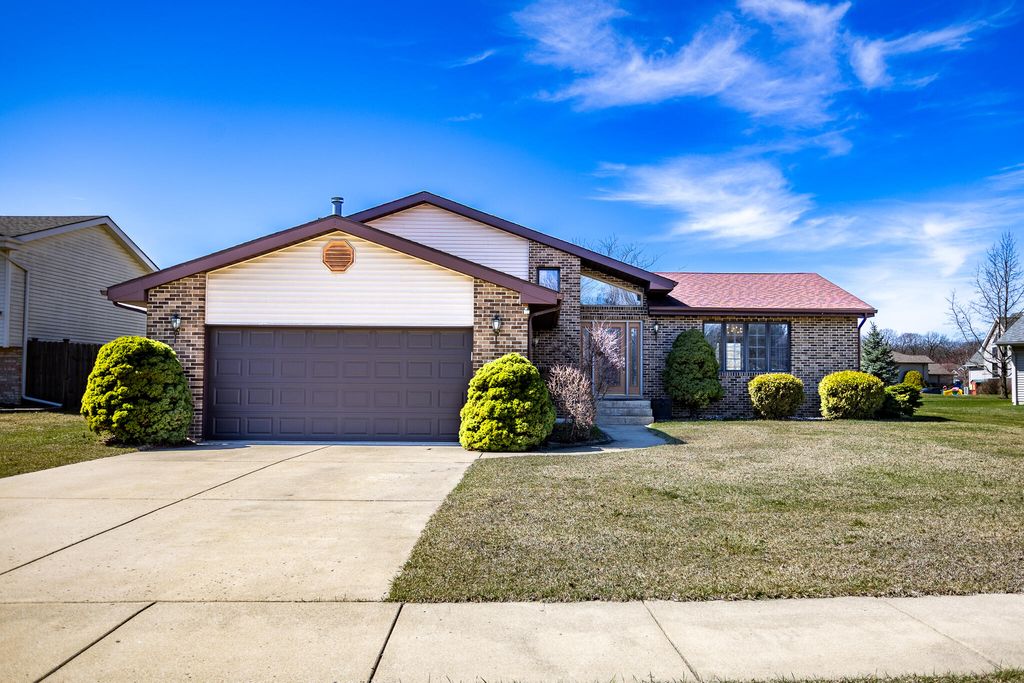 Photo of 8940 Calhoun Place, Crown Point, IN 46307 (MLS # 836001)