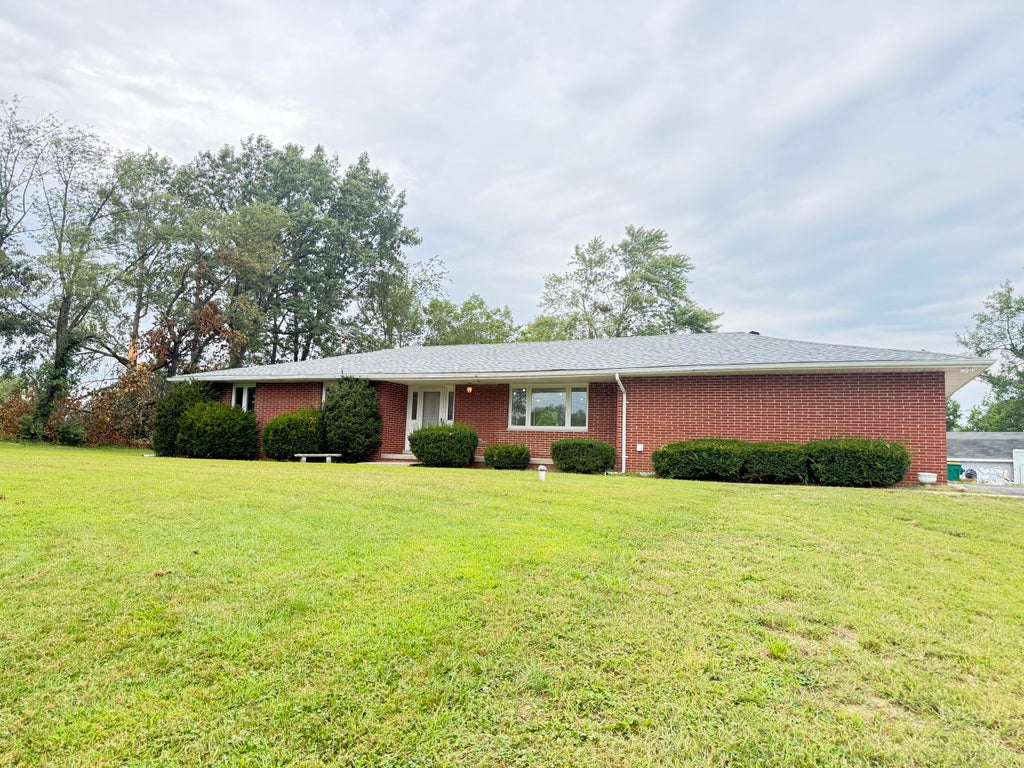 Photo of 7202 E 83rd Avenue, Crown Point, IN 46307 (MLS # 845411)