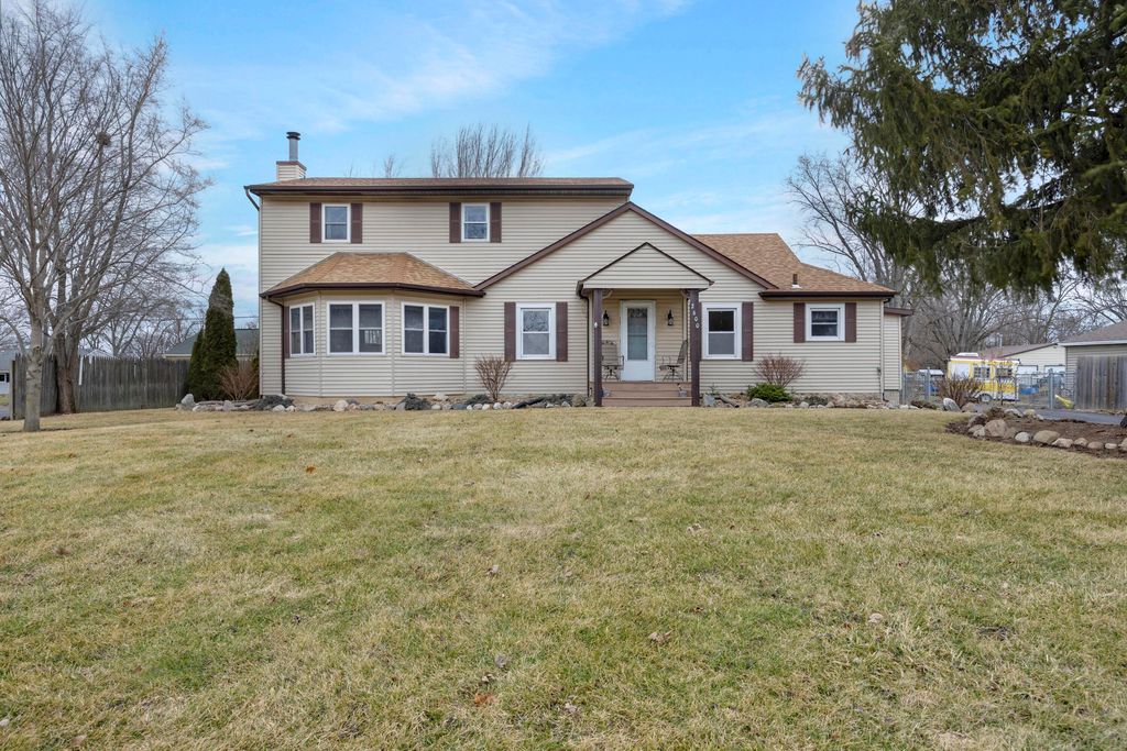 Photo of 2600 E 73rd Avenue, Merrillville, IN 46410 (MLS # 834520)