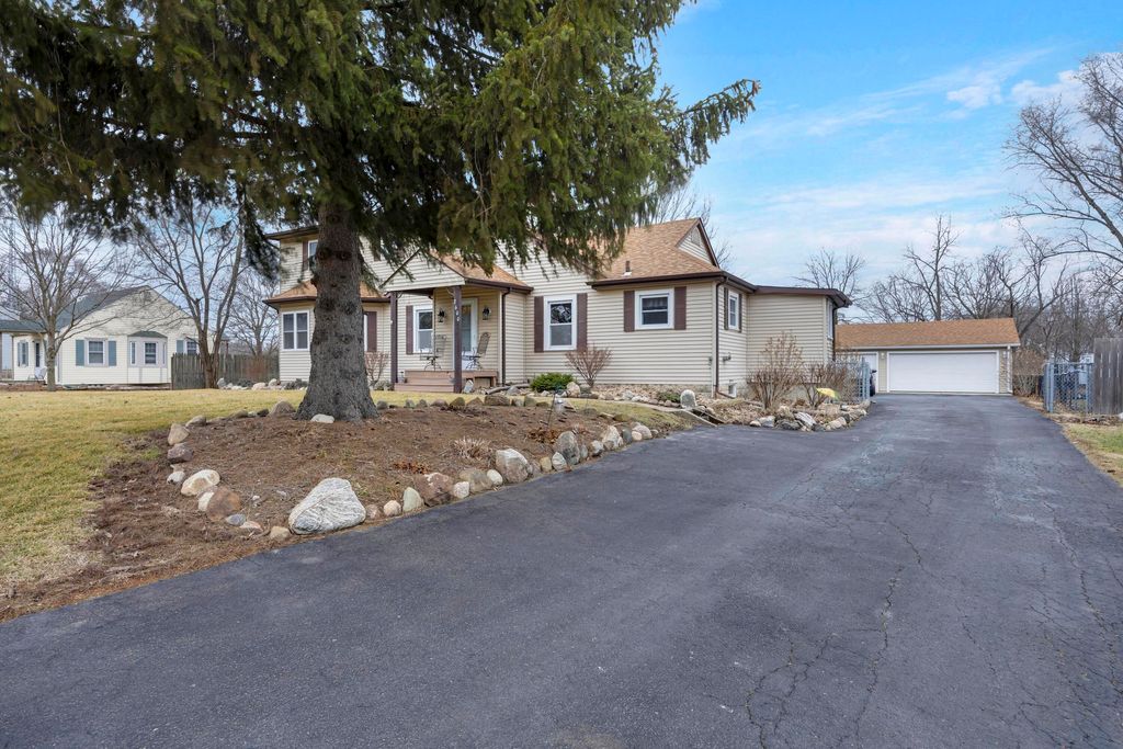 Photo of 2600 E 73rd Avenue, Merrillville, IN 46410 (MLS # 834520)