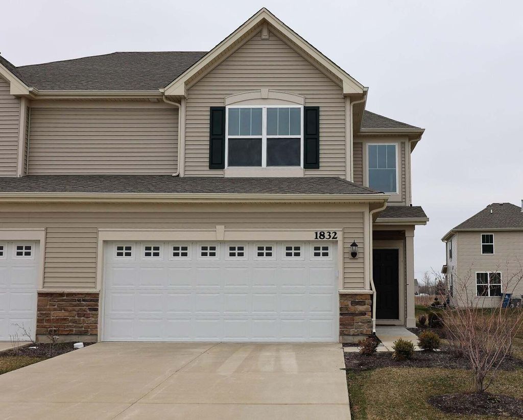 Photo of 1832 E 110th Lane, Crown Point, IN 46307 (MLS # 833837)