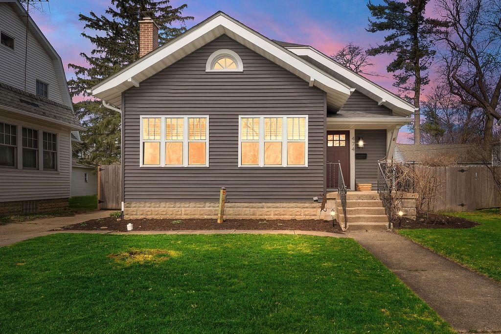 Photo of 474 Park Avenue, Valparaiso, IN 46385 (MLS # 836129)