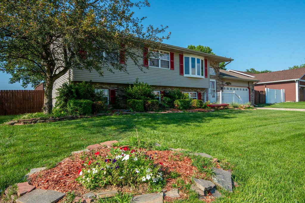 Photo of 6320 Savannah Avenue, Portage, IN 46368 (MLS # 841956)