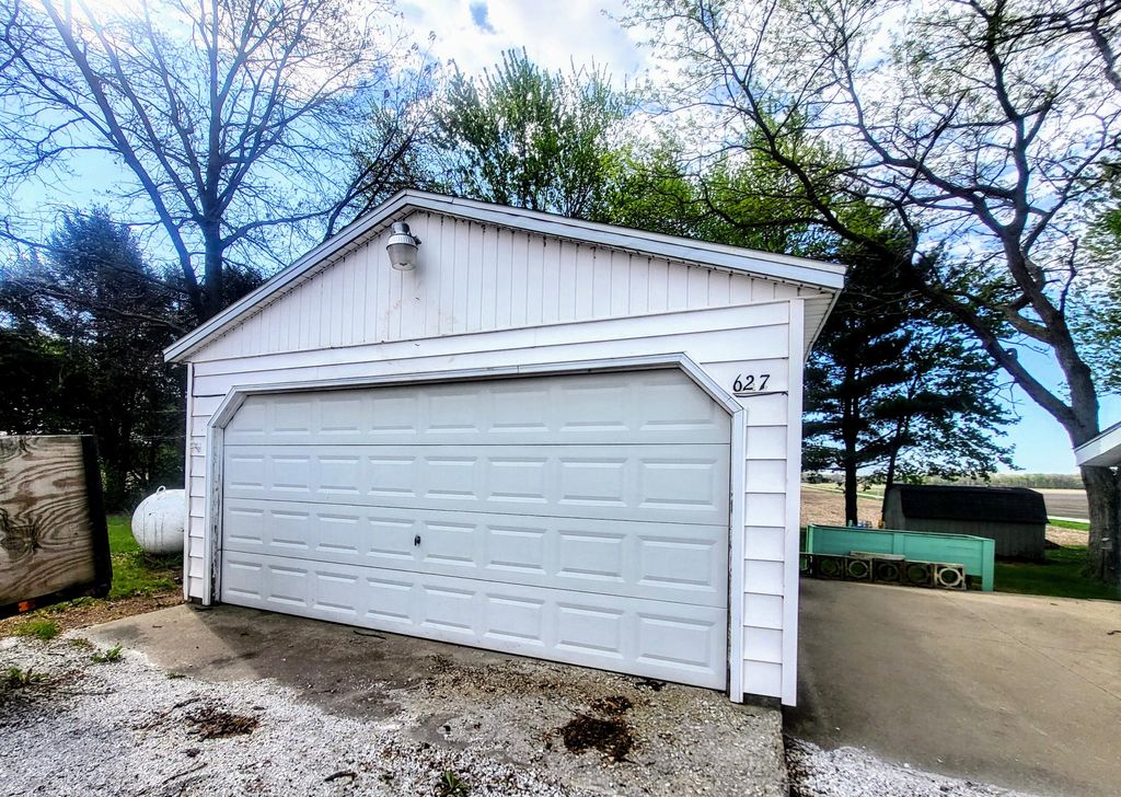 Photo of 627 E Mccoysburg Road, Rensselaer, IN 47978 (MLS # 837382)