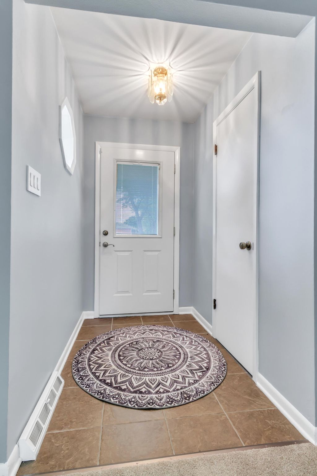 Photo of 8784 W Oakwood Drive, Saint John, IN 46373 (MLS # 839226)