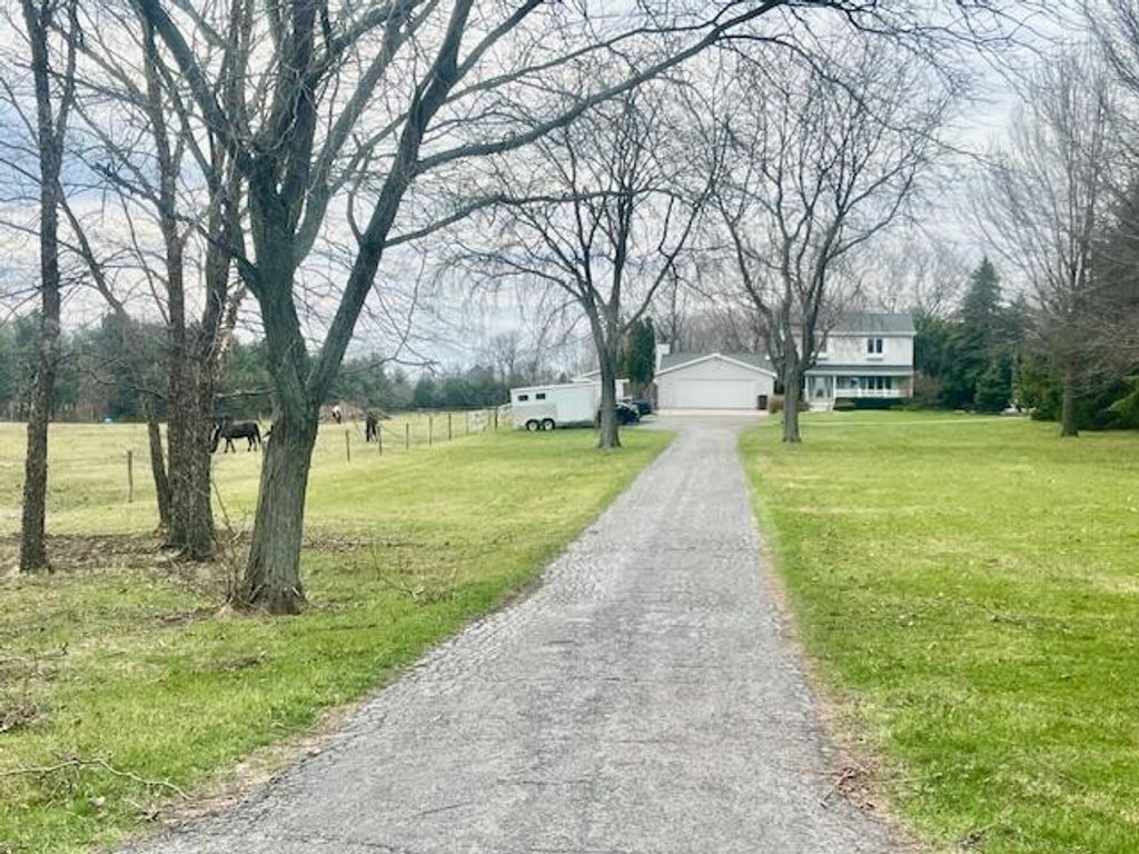 Photo of 14296 Delaware St, Crown Point, IN 46307 (MLS # 836254)