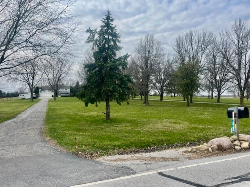 Photo of 14296 Delaware St, Crown Point, IN 46307 (MLS # 836254)