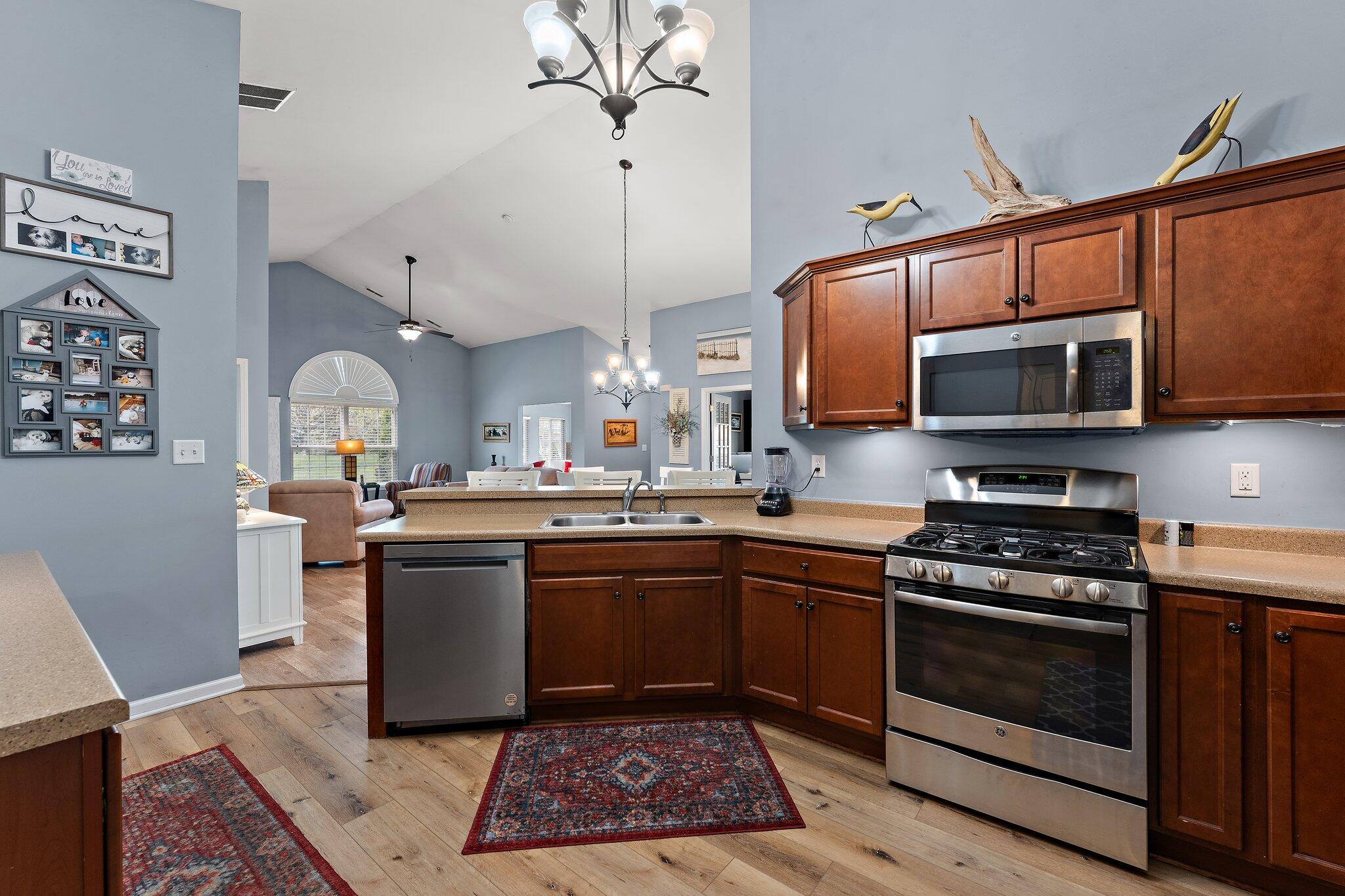 Crown Point, Indiana 46307, United States, 2 Bedrooms Bedrooms, ,2 BathroomsBathrooms,Residential,Pending,119520