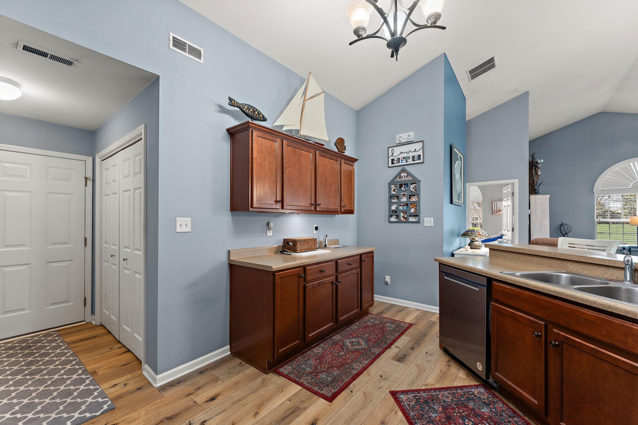 Crown Point, Indiana 46307, United States, 2 Bedrooms Bedrooms, ,2 BathroomsBathrooms,Residential,Pending,119520