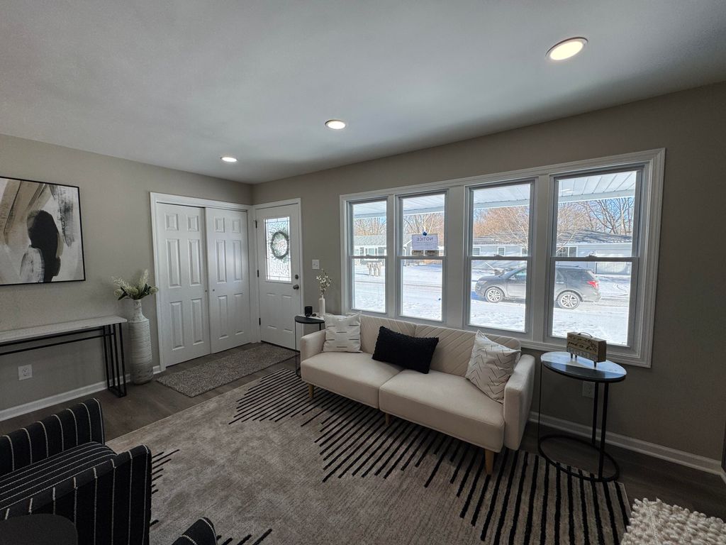 Photo of 2976 Evelyn Street, Portage, IN 46368 (MLS # 833006)