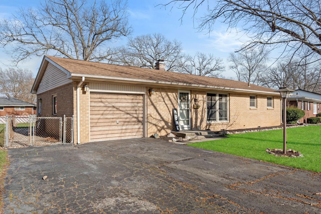 Photo of 411 Softwood Drive, Hobart, IN 46342 (MLS # 831307)