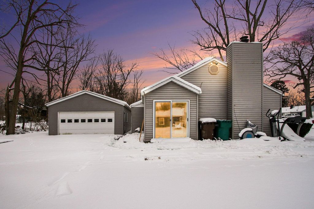 Photo of 1410 Spruce Street, La Porte, IN 46350 (MLS # 833548)