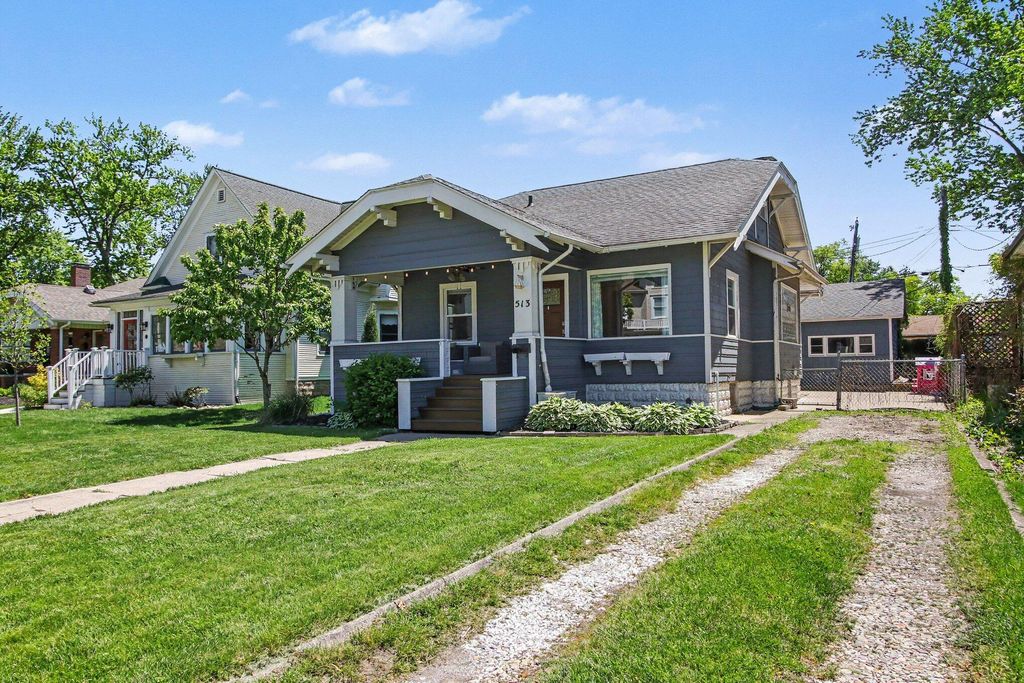Photo of 513 E Joliet Street, Crown Point, IN 46307 (MLS # 838897)
